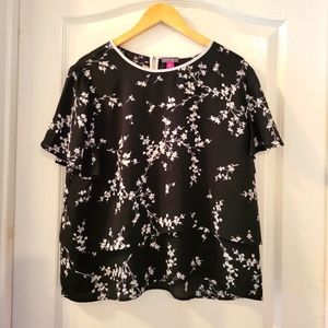 Vince Camuto short sleeve blouse